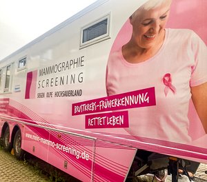 Mit dem Mammobil kommt die Brustkrebs-Früherkennung wieder näher zu den Menschen in Brilon, Olsberg und Umgebung.
